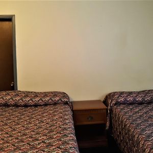 1 King Bed & 1 Full Bed