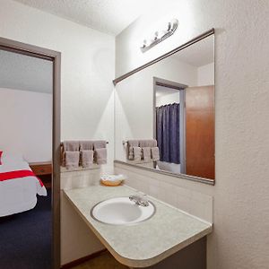 3 Full Bed & 1 Twin Bed